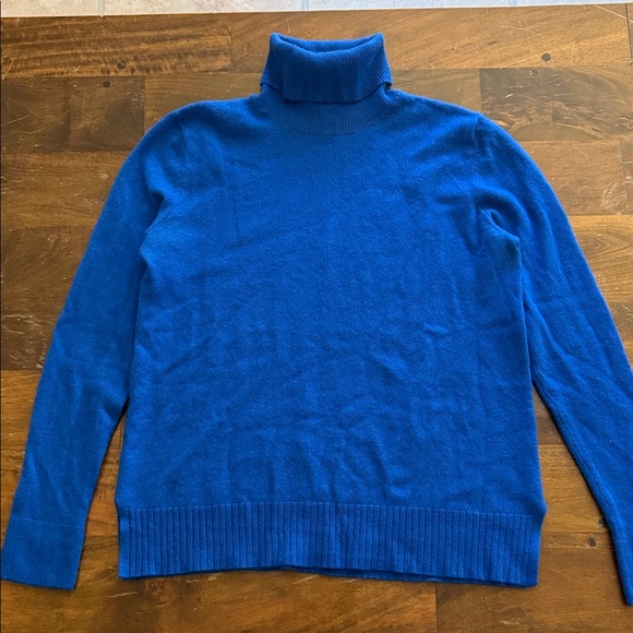 Neiman Marcus Cashme Sapphire Blue Turtleneck Sweater size M - Picture 1 of 5